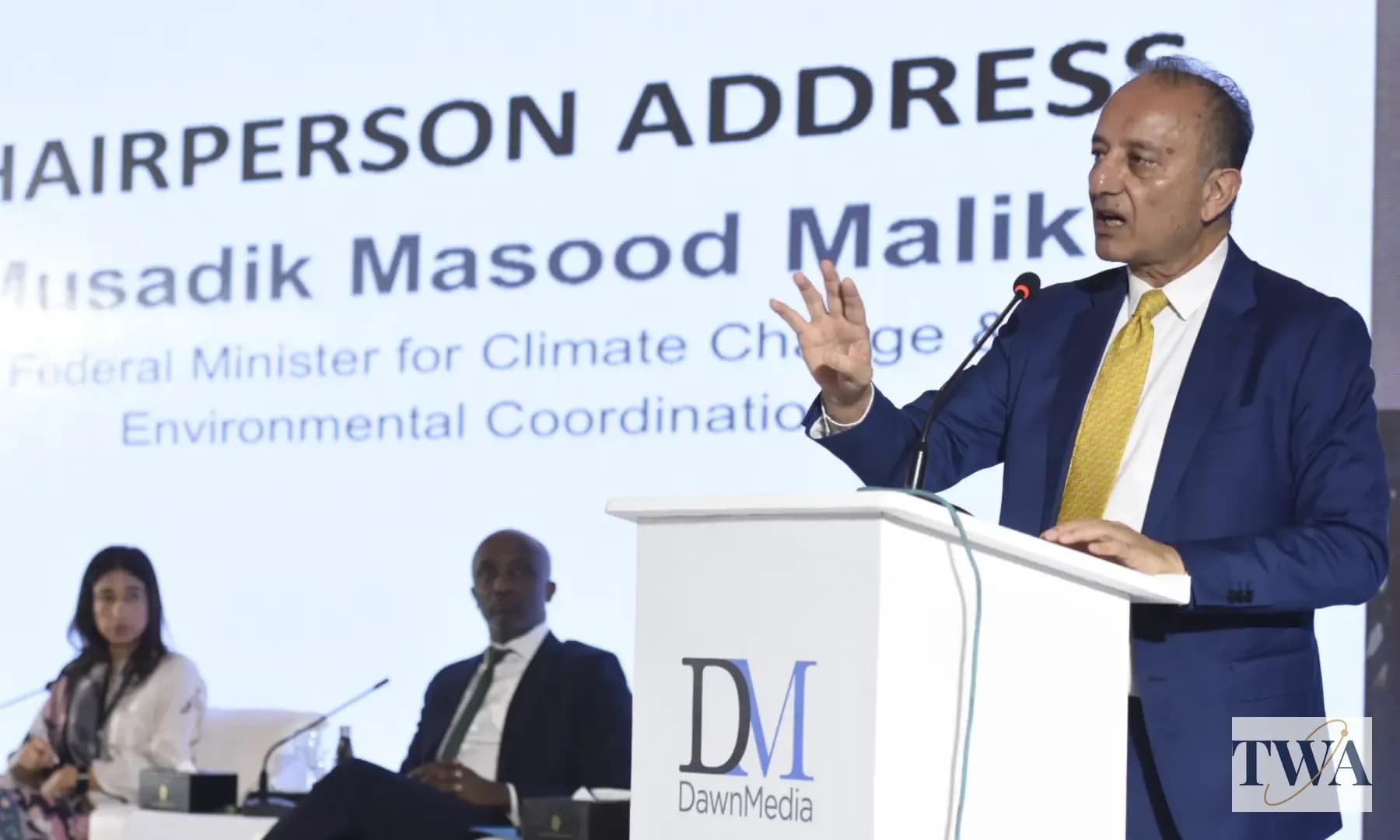 Pakistan Faces Urgent Climate Challenges, Experts Call for Action at Breathe Pakistan Conference