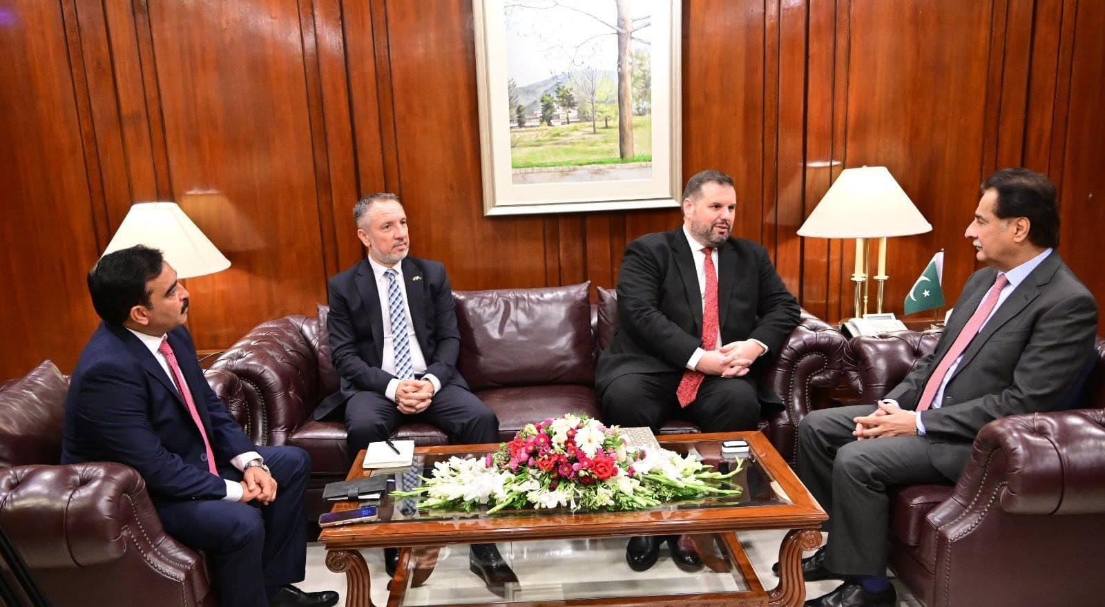 Romanian Diplomat Presents Historic Choral Version of National Anthem to National Assembly Speaker