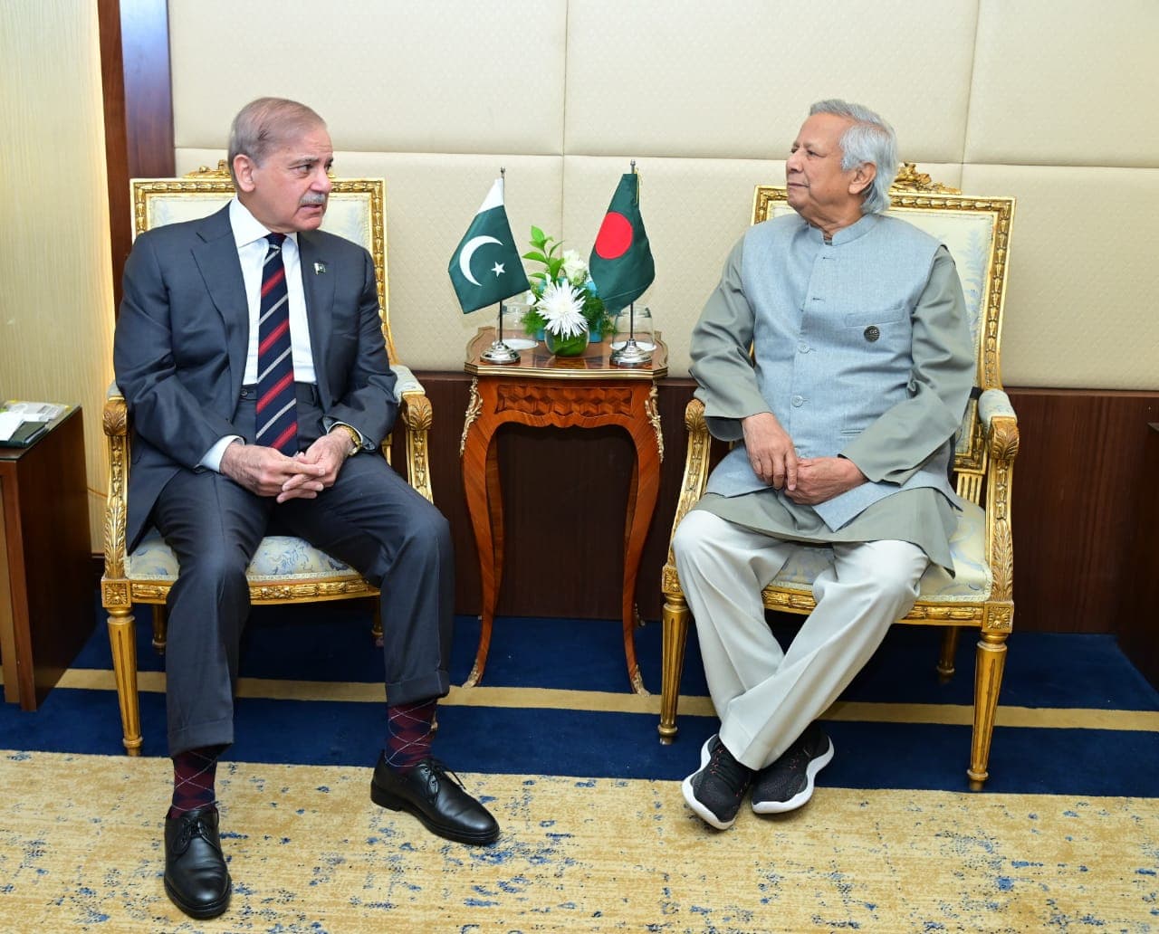 PM Shehbaz Sharif and Dr. Muhammad Yunus Discuss Enhanced Trade and Cultural Cooperation