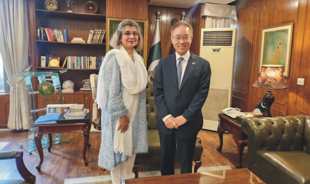 Ambassador Park Ki-jun shares a warm handshake with Foreign Secretary Amna Baloch during his farewell visit in Islamabad