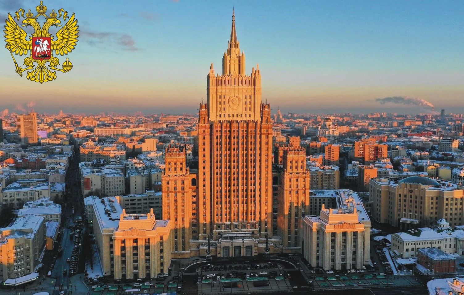 Russian Foreign Ministry building lit at night, symbolizing Moscow’s official response to Israeli airstrikes on Iran