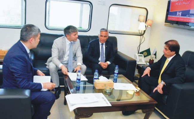Kazakhstan and Turkmenistan ambassadors meet Pakistan’s Federal Minister for Railways Hanif Abbasi in Islamabad to discuss enhancing trilateral railway cooperation and regional connectivity.