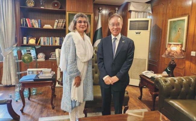 Ambassador Park Ki-jun shares a warm handshake with Foreign Secretary Amna Baloch during his farewell visit in Islamabad
